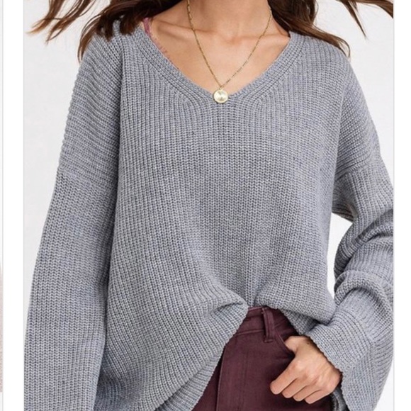 V Neck Bell Sleeve Sweater - Picture 4 of 8